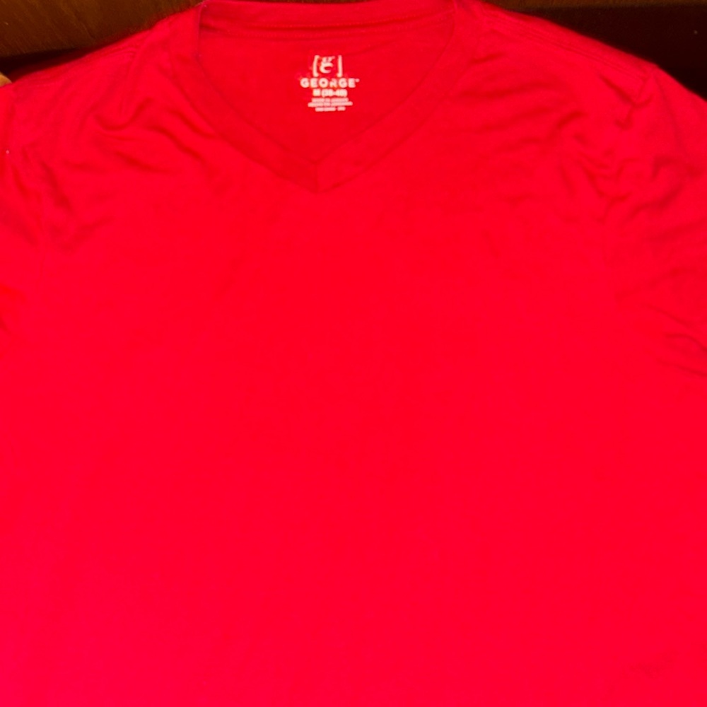 Nice red T